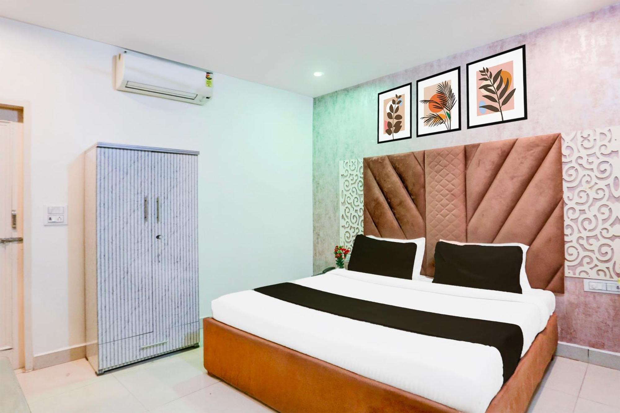 Super Collection O Roop Vihar Rohtak Formerly Hotel Maha Экстерьер фото