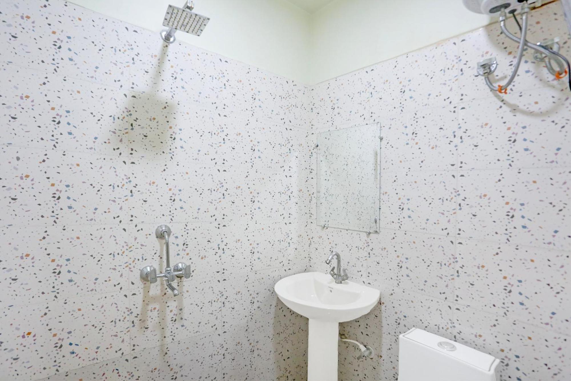 Super Collection O Roop Vihar Rohtak Formerly Hotel Maha Экстерьер фото